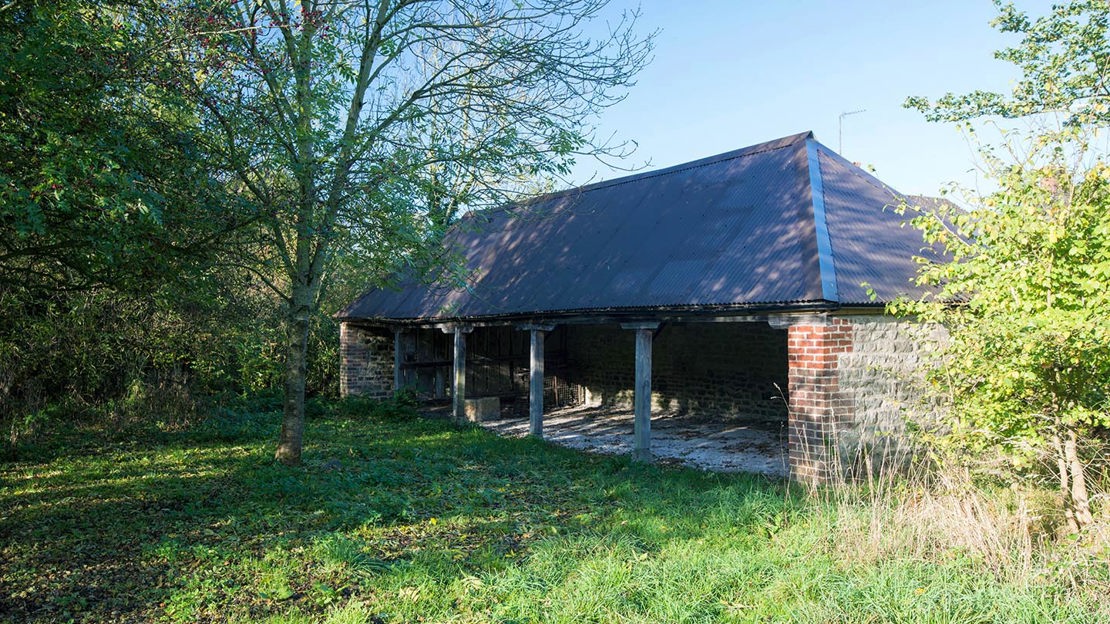 Brick shelter, Warneage Wood