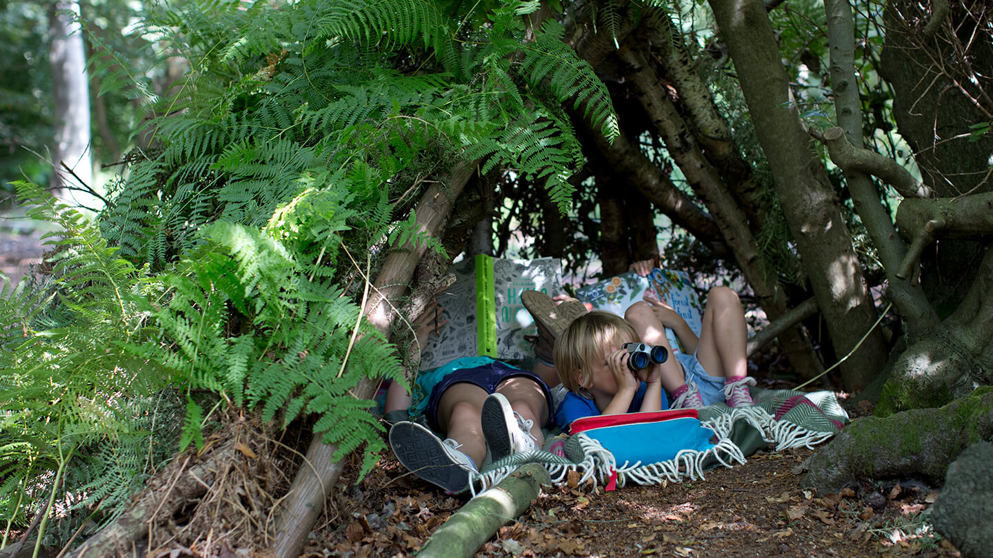 How to Build a Den - Kids' Outdoor Activity - Woodland Trust