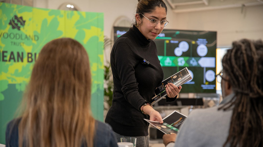 Moiz Siddiqi hanging leaflets to judges