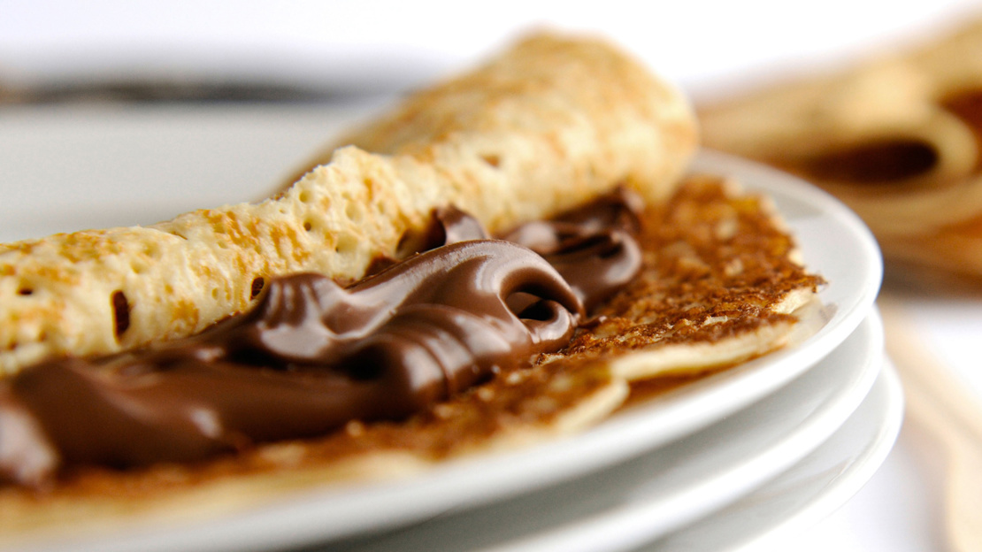 Pancake with hazelnut chocolate spread